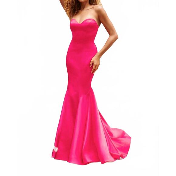 NEW FAVIANA mermaid prom dress in lipstick
